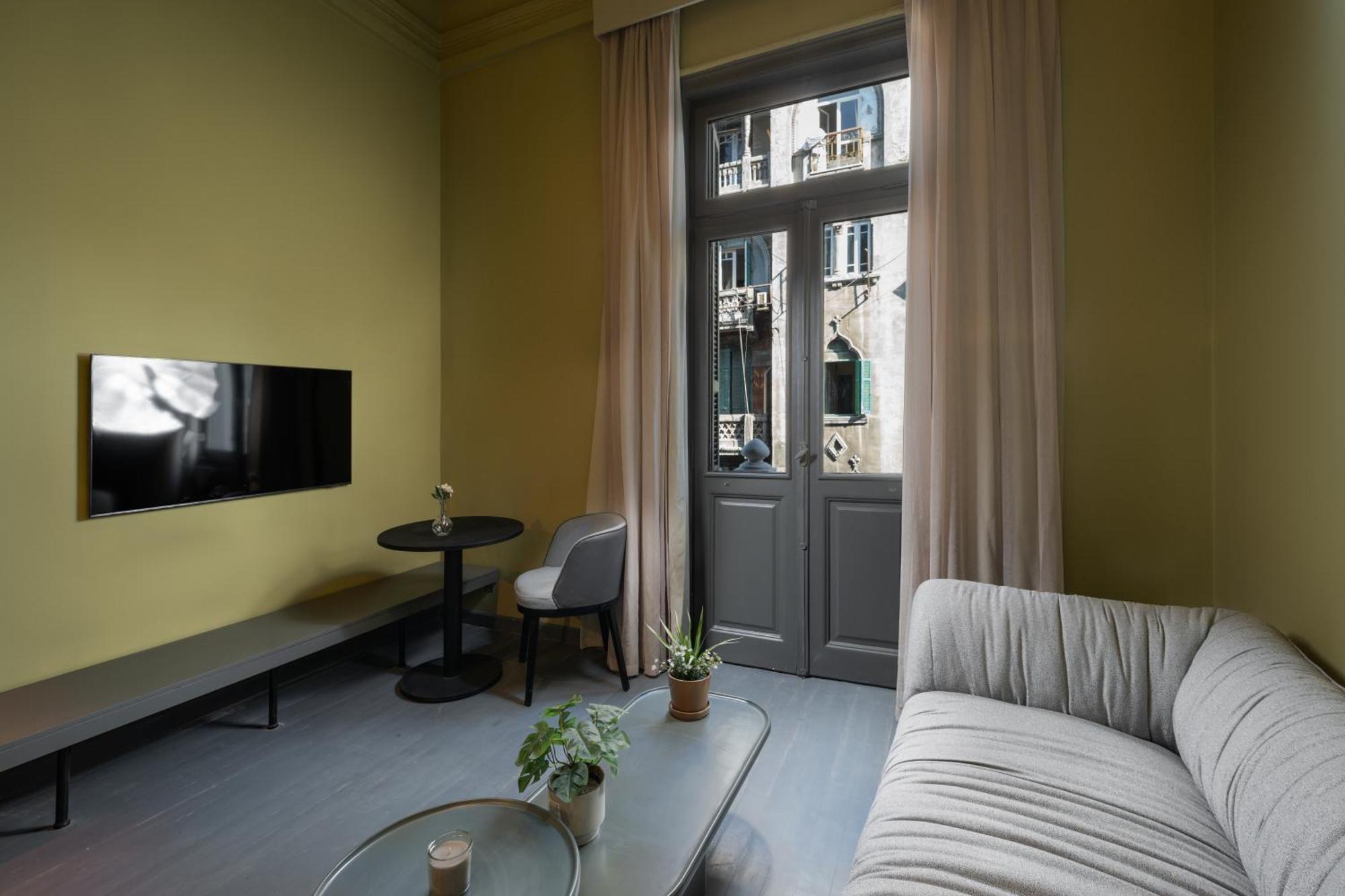 Grey L Corniche Apartament